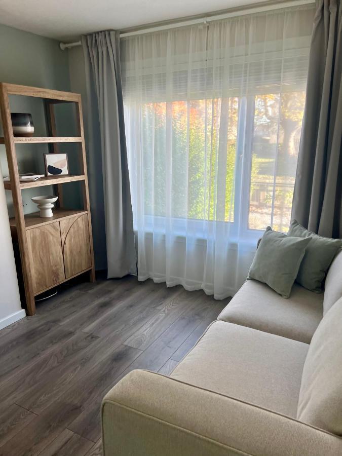 House With Garden And Parking 15 Min To City Center Edinburg Exteriör bild
